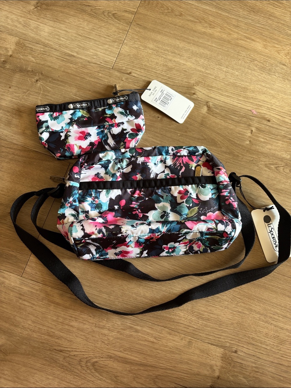 NWT Le Sportsac crossbody with cosmetic bag